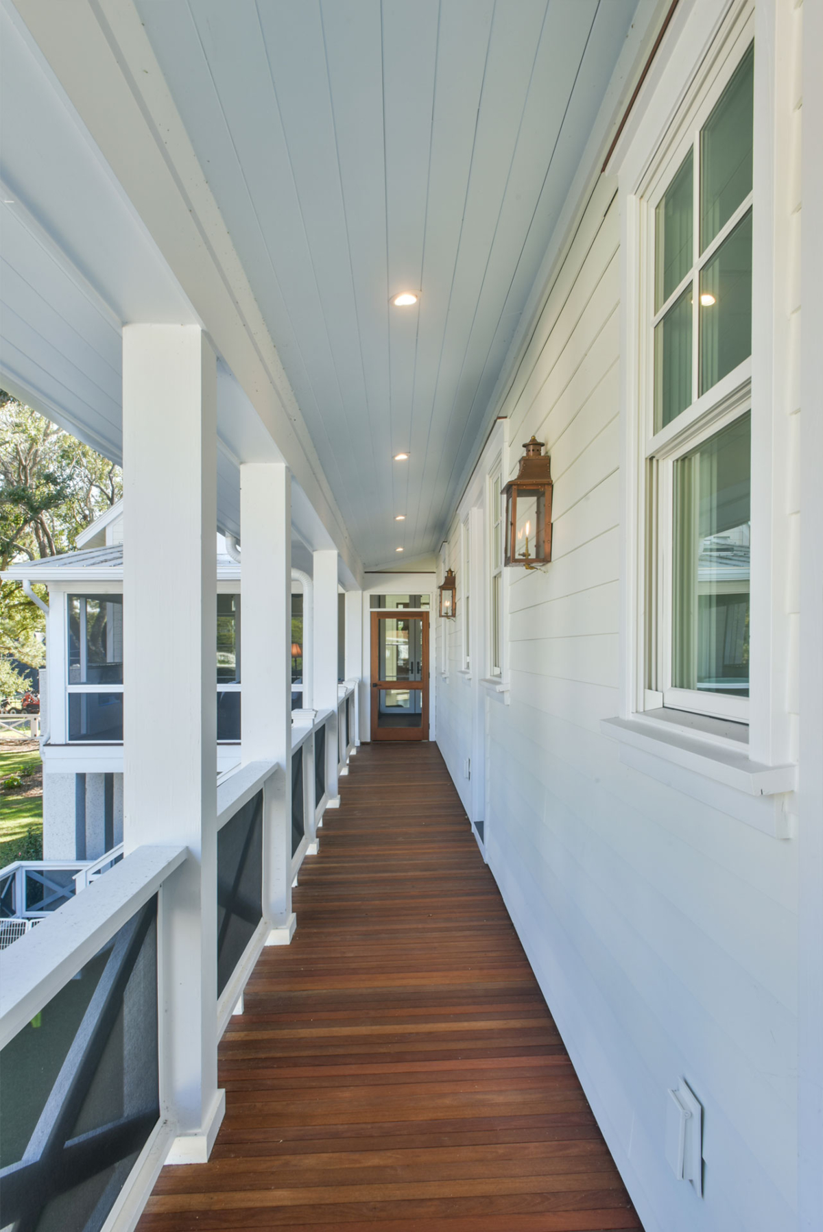 Family Retreat on Sullivan's Island - Swallowtail Architecture